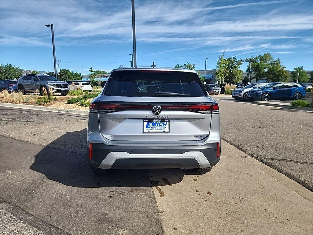 new 2025 Volkswagen Tiguan car, priced at $33,207