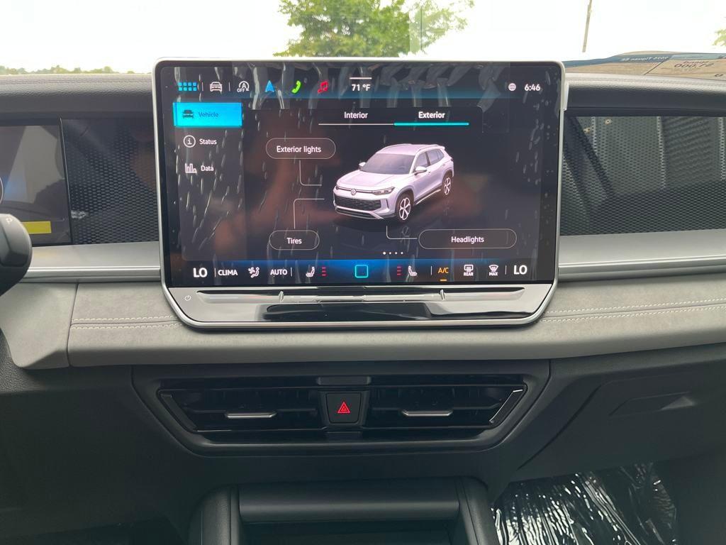 new 2025 Volkswagen Tiguan car