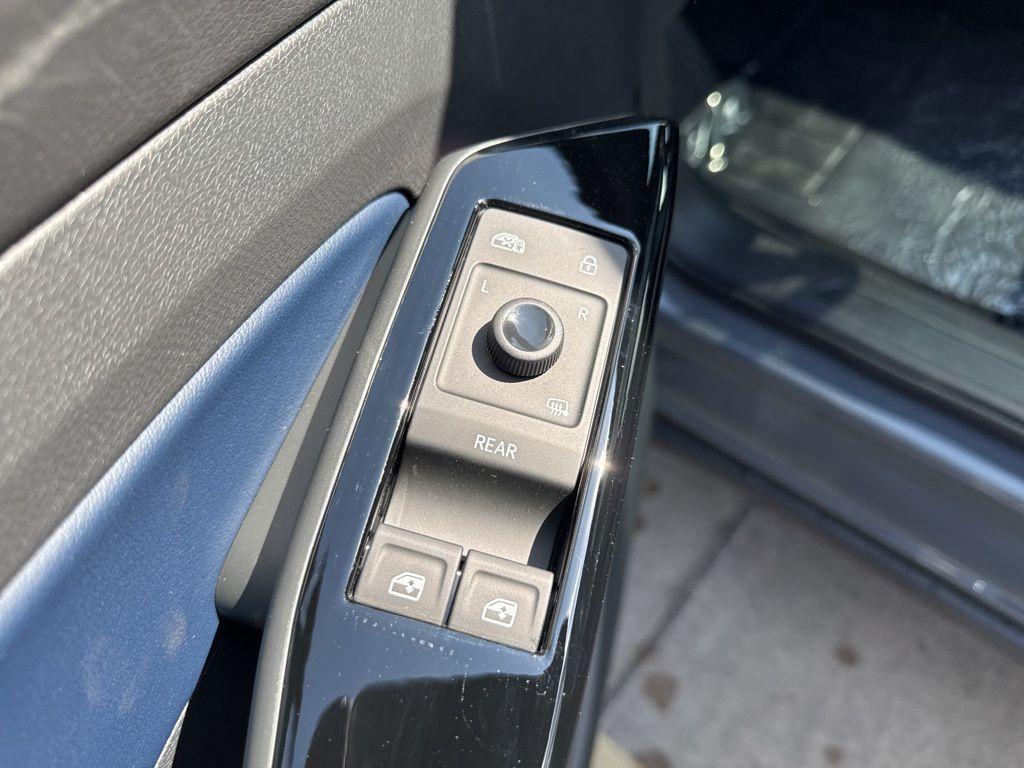 new 2025 Volkswagen ID.4 car, priced at $48,422