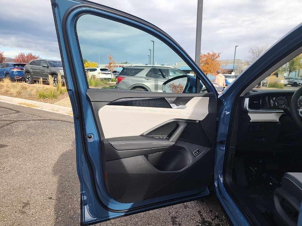 new 2025 Volkswagen Tiguan car, priced at $33,972