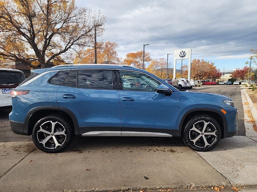new 2025 Volkswagen Tiguan car, priced at $33,972
