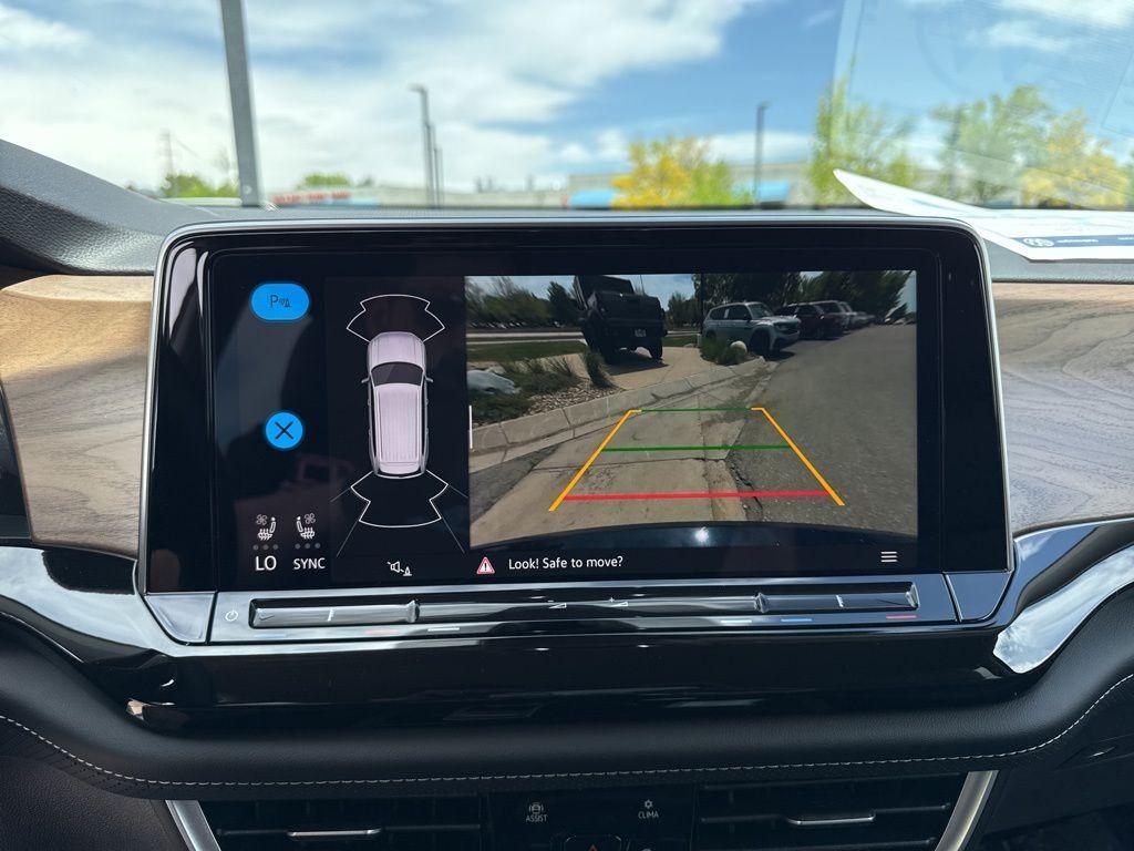 new 2025 Volkswagen Atlas car, priced at $44,919