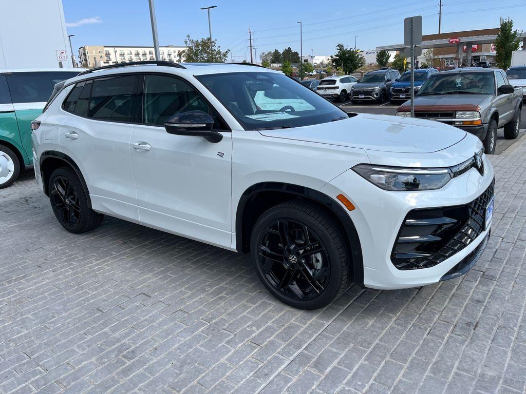 new 2025 Volkswagen Tiguan car, priced at $37,325