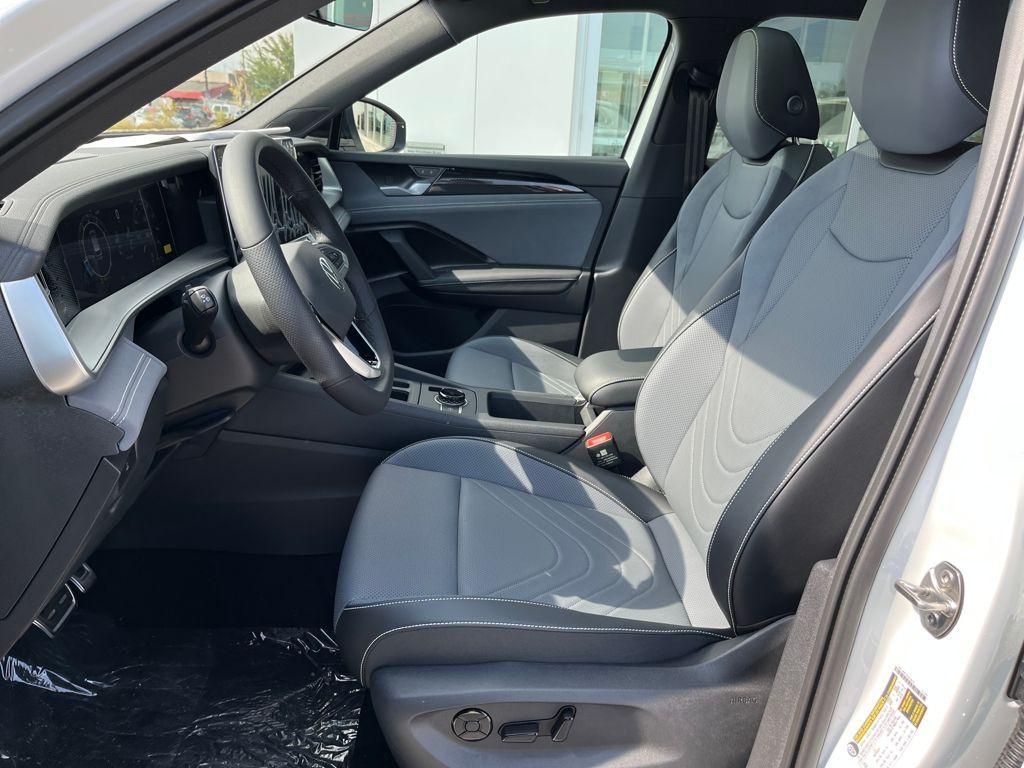 new 2025 Volkswagen Tiguan car, priced at $37,325