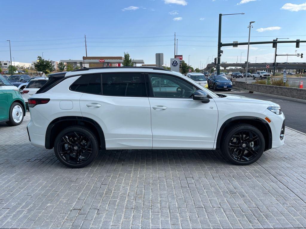 new 2025 Volkswagen Tiguan car, priced at $37,325