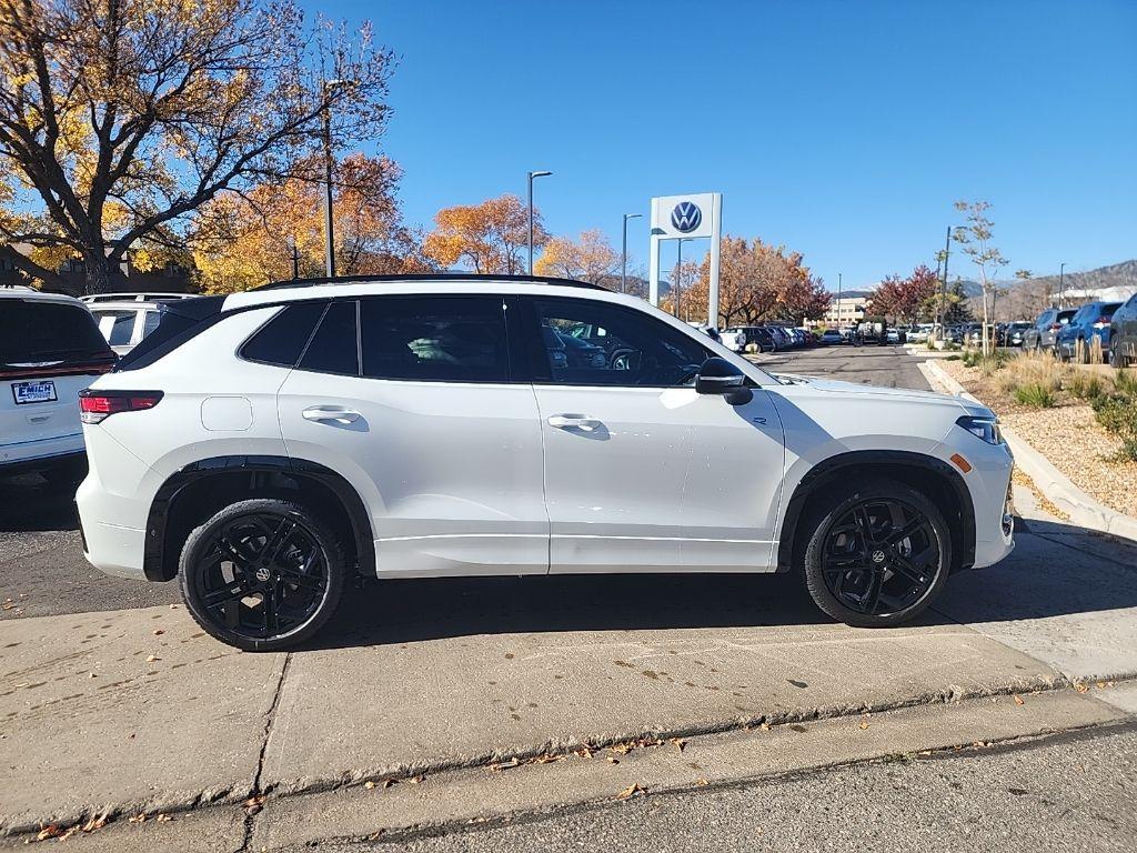 new 2025 Volkswagen Tiguan car, priced at $37,569
