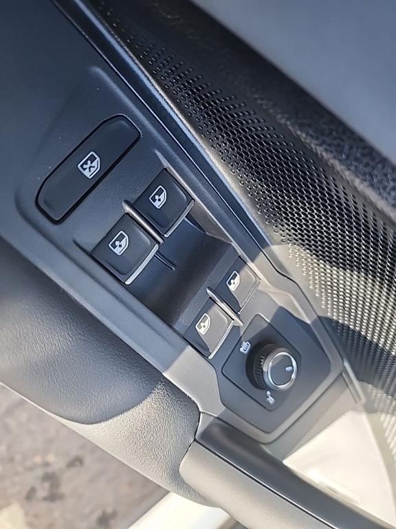 new 2025 Volkswagen Tiguan car, priced at $37,569