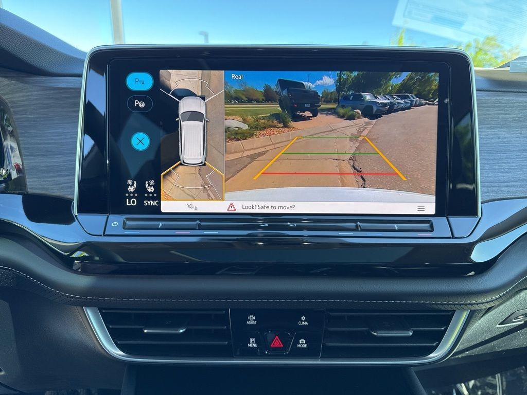 new 2025 Volkswagen Atlas car, priced at $53,053