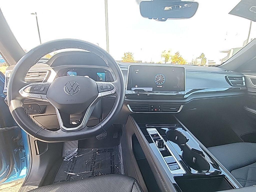 used 2025 Volkswagen Atlas Cross Sport car, priced at $38,470