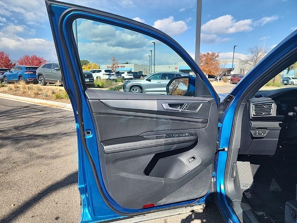 used 2025 Volkswagen Atlas Cross Sport car, priced at $38,470