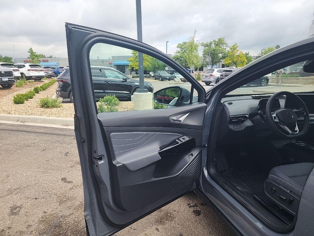 new 2025 Volkswagen ID.4 car, priced at $43,359