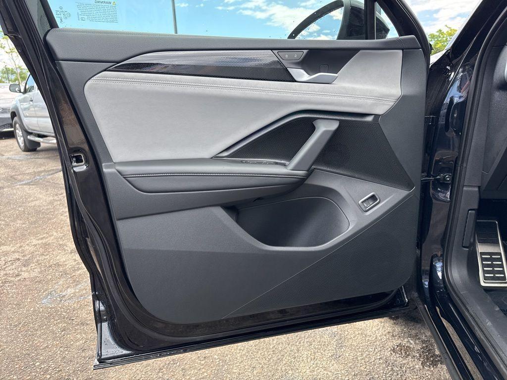 new 2025 Volkswagen Tiguan car