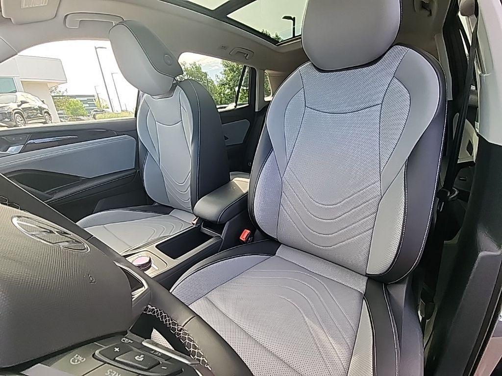 new 2025 Volkswagen Tiguan car, priced at $32,239