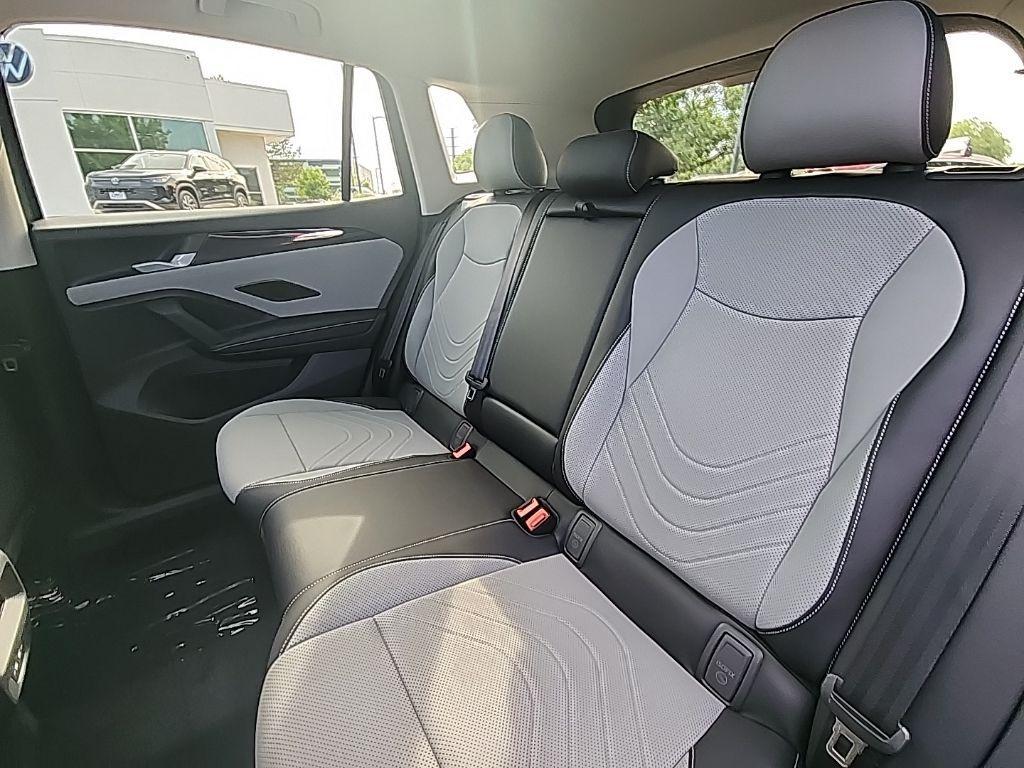 new 2025 Volkswagen Tiguan car, priced at $32,239