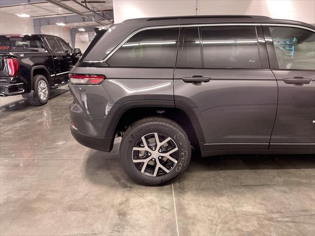 new 2025 Jeep Grand Cherokee car, priced at $49,003
