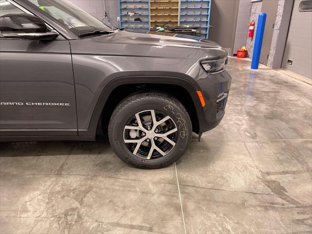 new 2025 Jeep Grand Cherokee car, priced at $49,003