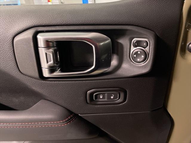new 2025 Jeep Wrangler car, priced at $57,954