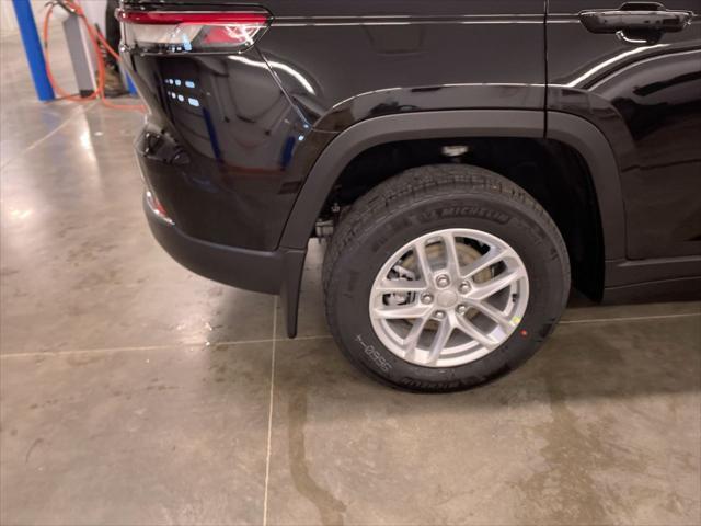 new 2025 Jeep Grand Cherokee car, priced at $41,340