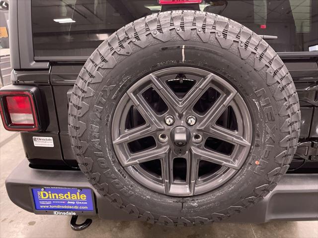 new 2025 Jeep Wrangler car, priced at $45,429
