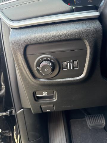 new 2025 Jeep Grand Cherokee L car, priced at $45,276