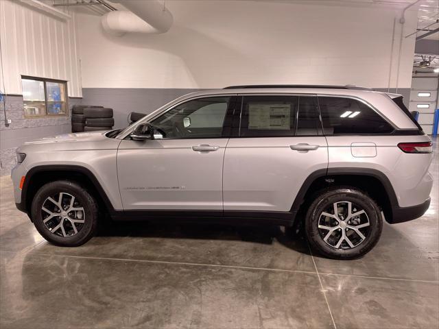 new 2025 Jeep Grand Cherokee car, priced at $50,010
