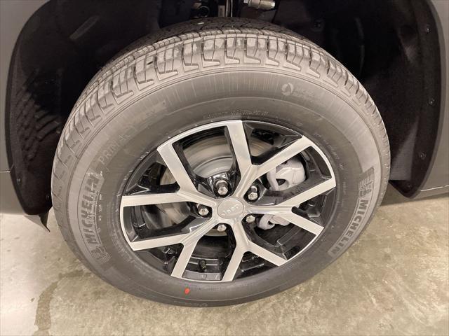 new 2025 Jeep Grand Cherokee car, priced at $49,065