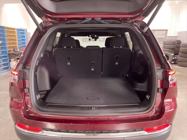 new 2025 Jeep Grand Cherokee car, priced at $41,530