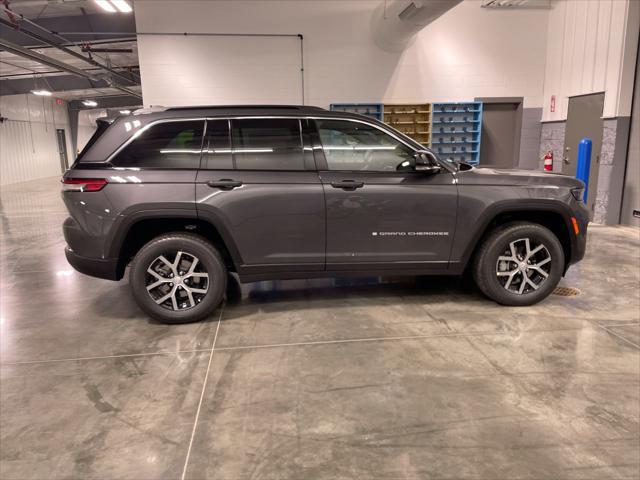 new 2025 Jeep Grand Cherokee car, priced at $49,003