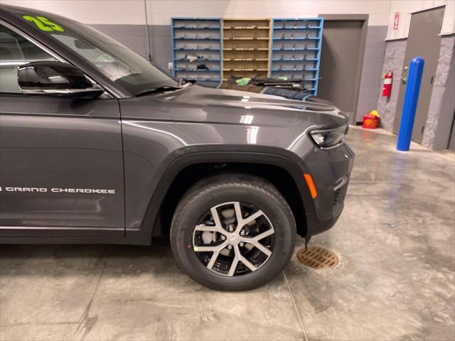 new 2025 Jeep Grand Cherokee car, priced at $49,003