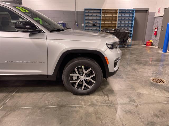 new 2025 Jeep Grand Cherokee car, priced at $45,753