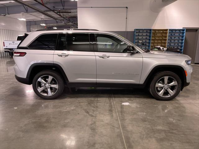 new 2025 Jeep Grand Cherokee car, priced at $53,059