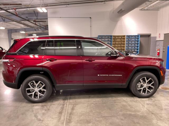 new 2025 Jeep Grand Cherokee car, priced at $45,753