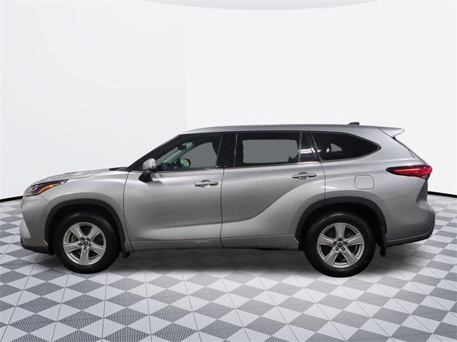 used 2022 Toyota Highlander car, priced at $32,288