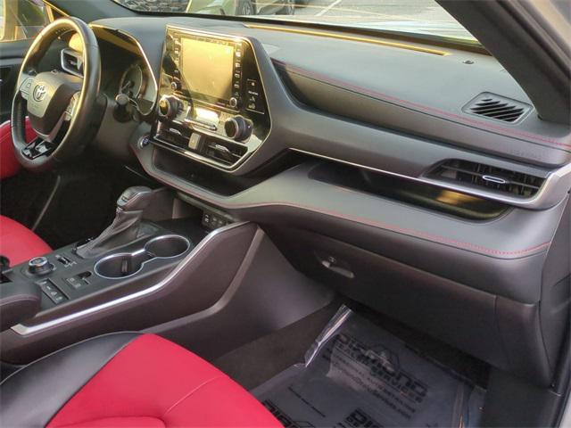 used 2022 Toyota Highlander car, priced at $37,600