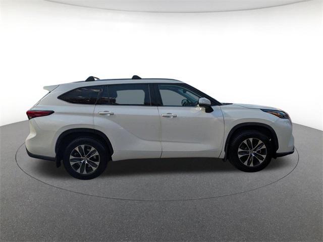 used 2020 Toyota Highlander car, priced at $24,800