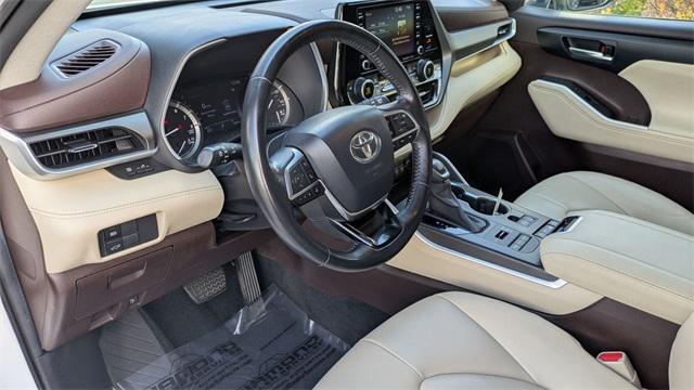 used 2020 Toyota Highlander car, priced at $24,800