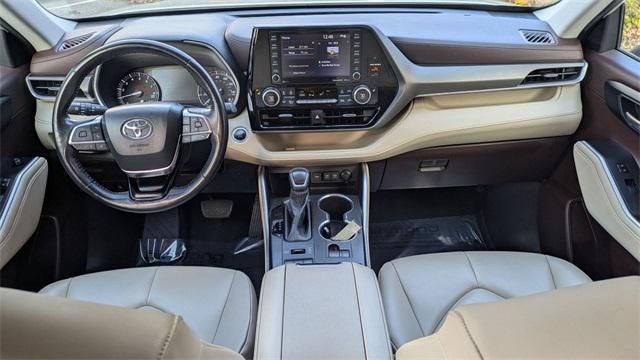 used 2020 Toyota Highlander car, priced at $24,800