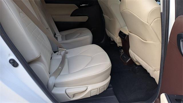 used 2020 Toyota Highlander car, priced at $24,800