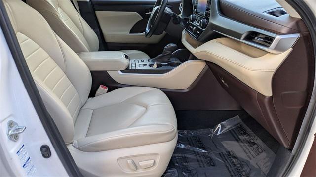 used 2020 Toyota Highlander car, priced at $24,800