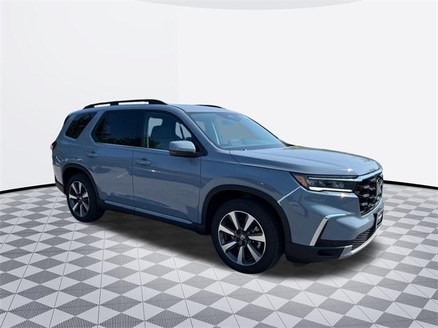 new 2025 Honda Pilot car, priced at $48,236