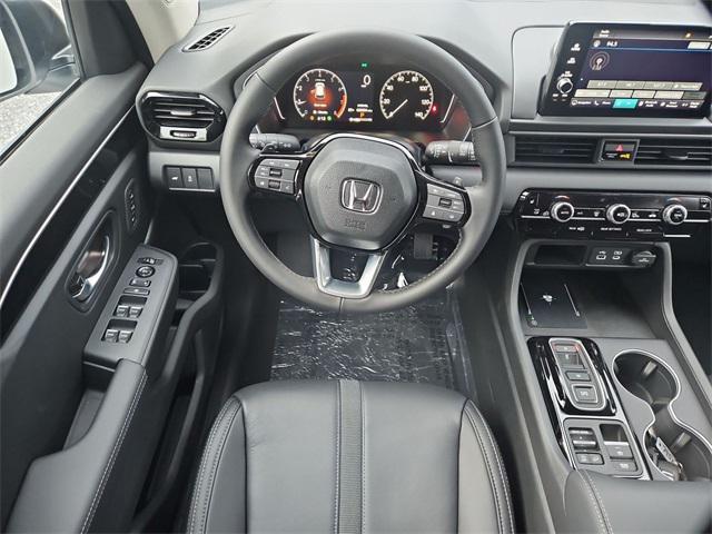 new 2025 Honda Pilot car, priced at $47,703
