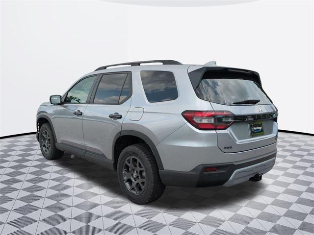 new 2025 Honda Pilot car, priced at $48,988