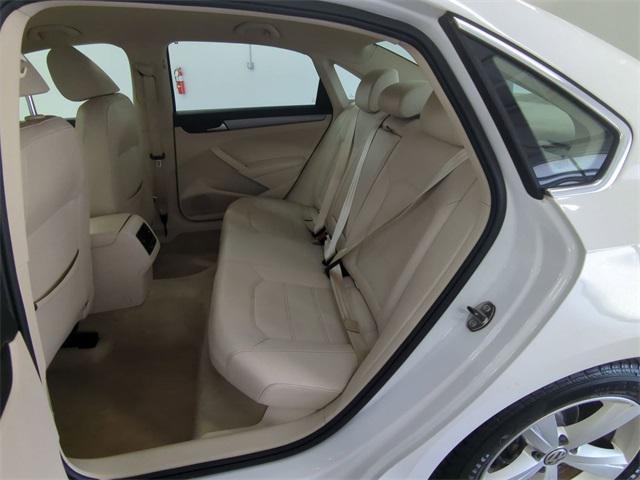 used 2014 Volkswagen Passat car