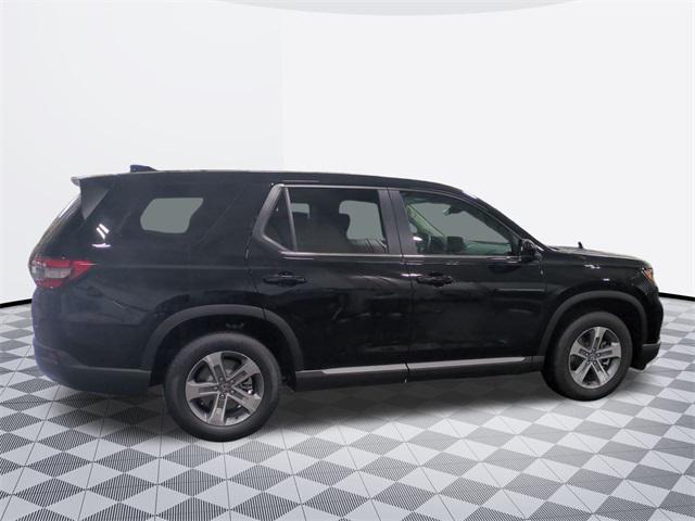 new 2025 Honda Pilot car, priced at $45,600