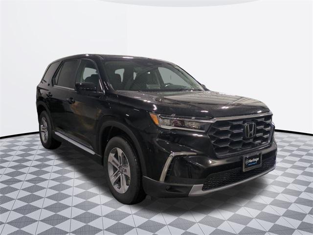 new 2025 Honda Pilot car, priced at $45,600