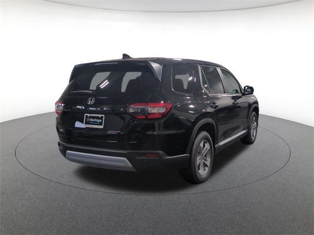new 2025 Honda Pilot car, priced at $45,600