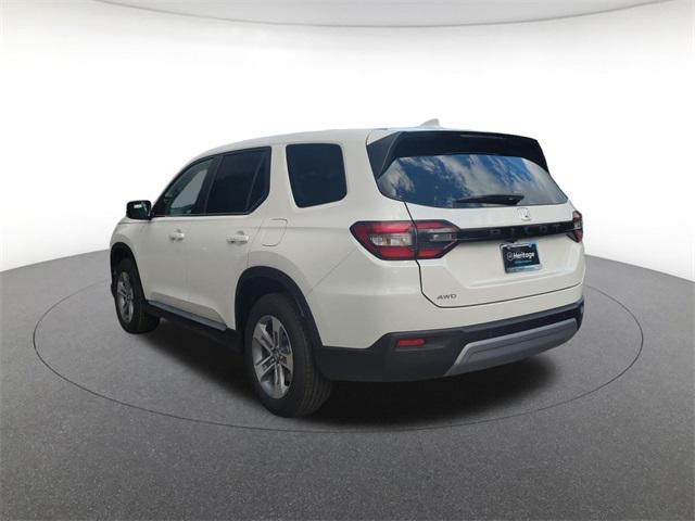 new 2025 Honda Pilot car, priced at $44,695