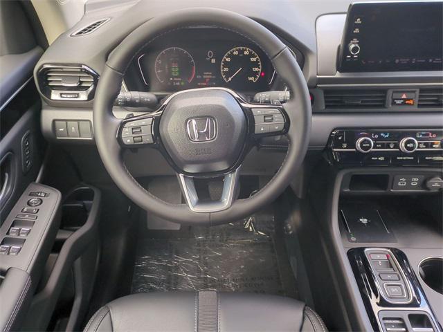 new 2025 Honda Pilot car, priced at $44,695