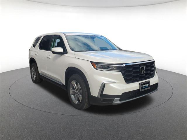 new 2025 Honda Pilot car, priced at $44,695