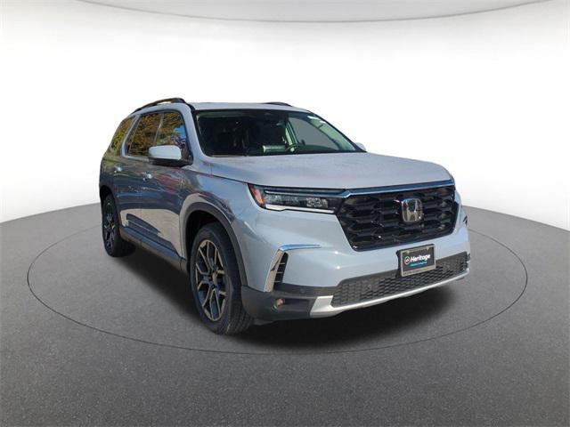 new 2025 Honda Pilot car, priced at $49,909